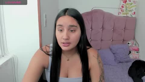 caroline_rodriguez_9 online show from 12-01-25, 07:19
