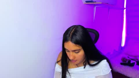 caroline_rodriguez_9 online show from 01-07-26, 05:15