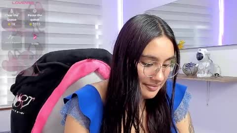 caroline_rodriguez_9 online show from 04-27-26, 07:01