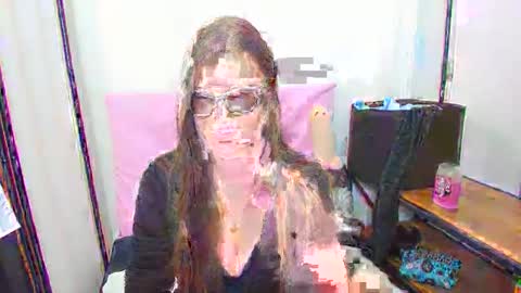 Snapshot of carolineamore chatting on 02-12-26, 04:24 CarolineAmore online show from 02-12-26, 04:24