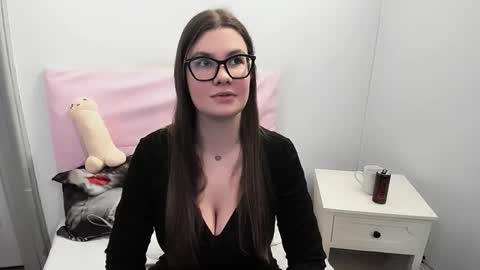 Snapshot of carolineamore chatting on 03-04-26, 04:13 CarolineAmore online show from 03-04-26, 04:13