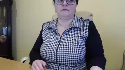 Snapshot of carolinedream_ chatting on 01-21-25, 06:22 CarolineDream online show from 01-21-25, 06:22