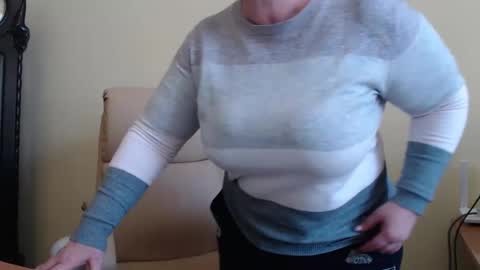 Snapshot of carolinedream_ chatting on 02-05-25, 11:23 CarolineDream online show from 02-05-25, 11:23