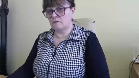 Snapshot of carolinedream_ chatting on 02-07-25, 08:01 CarolineDream online show from 02-07-25, 08:01
