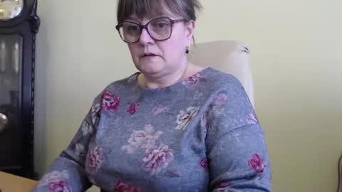 Snapshot of carolinedream_ chatting on 02-12-25, 12:12 CarolineDream online show from 02-12-25, 12:12