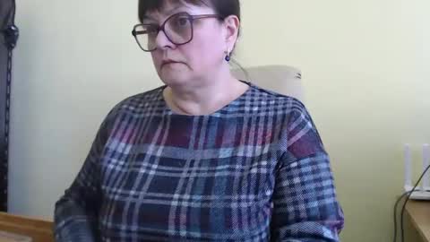 Snapshot of carolinedream_ chatting on 02-18-25, 10:38 CarolineDream online show from 02-18-25, 10:38