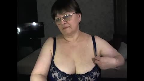 Snapshot of carolinedream_ chatting on 02-24-25, 06:15 CarolineDream online show from 02-24-25, 06:15
