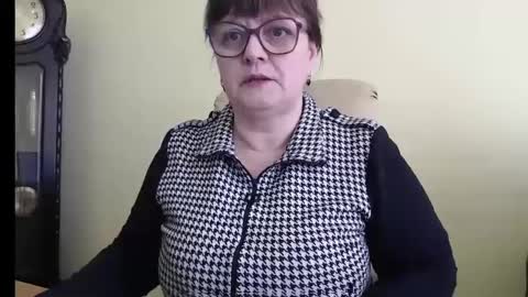 Snapshot of carolinedream_ chatting on 02-28-25, 06:32 CarolineDream online show from 02-28-25, 06:32