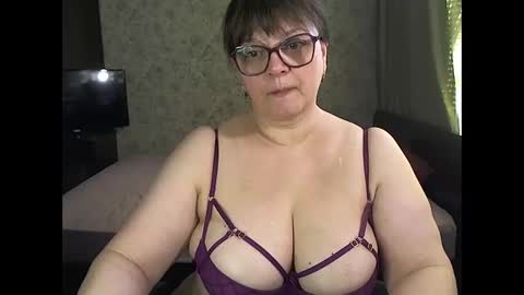 Snapshot of carolinedream_ chatting on 03-08-25, 05:07 CarolineDream online show from 03-08-25, 05:07