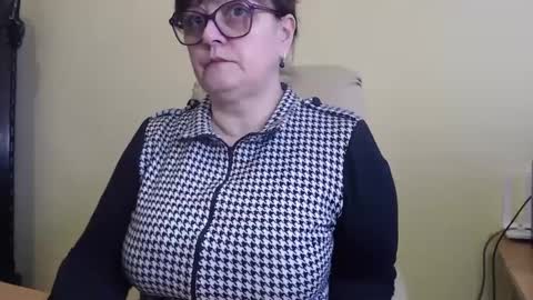 Snapshot of carolinedream_ chatting on 03-11-25, 06:32 CarolineDream online show from 03-11-25, 06:32