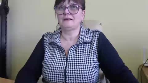 Snapshot of carolinedream_ chatting on 03-11-25, 01:12 CarolineDream online show from 03-11-25, 01:12