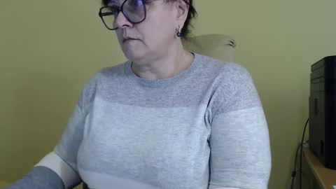 Snapshot of carolinedream_ chatting on 09-22-25, 12:18 CarolineDream online show from 09-22-25, 12:18