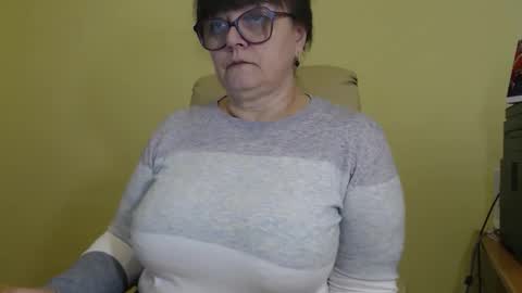 Snapshot of carolinedream_ chatting on 10-15-25, 06:35 CarolineDream online show from 10-15-25, 06:35
