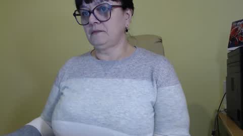 Snapshot of carolinedream_ chatting on 10-20-25, 05:19 CarolineDream online show from 10-20-25, 05:19