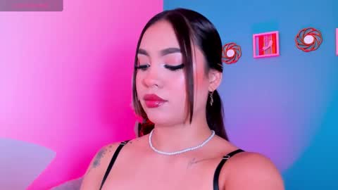 Snapshot of carolineegarcia chatting on 02-15-25, 05:19 CarolineeGarcia online show from 02-15-25, 05:19