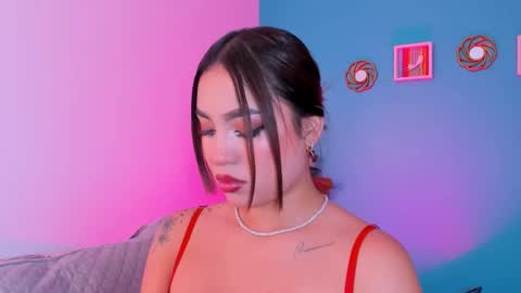 Snapshot of carolineegarcia chatting on 02-21-25, 06:18 CarolineeGarcia online show from 02-21-25, 06:18