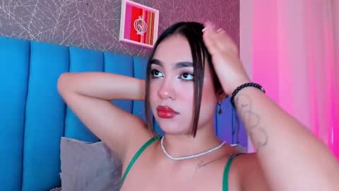 Snapshot of carolineegarcia chatting on 03-06-25, 01:35 CarolineeGarcia online show from 03-06-25, 01:35