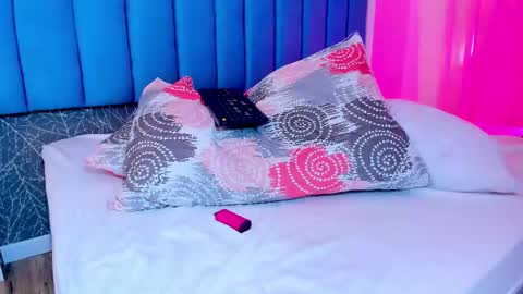 Snapshot of carolineegarcia chatting on 03-10-25, 04:35 CarolineeGarcia online show from 03-10-25, 04:35