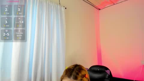 Snapshot of carolineegarcia chatting on 10-02-25, 01:18 CarolineeGarcia online show from 10-02-25, 01:18