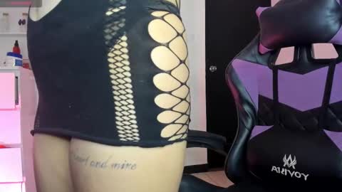 Snapshot of carolineegarcia chatting on 11-15-25, 10:56 CarolineeGarcia online show from 11-15-25, 10:56