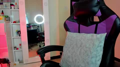 Snapshot of carolineegarcia chatting on 02-10-26, 01:48 CarolineeGarcia online show from 02-10-26, 01:48