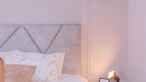 Caroline online show from 04-10-26, 04:17