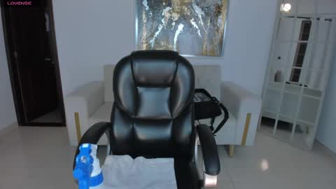 Caro online show from 03-09-25, 10:19