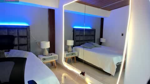 Snapshot of carolinemiller1 chatting on 10-12-25, 12:37 Caro online show from 10-12-25, 12:37