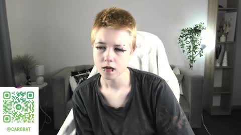 Snapshot of carolinerichter chatting on 09-12-25, 02:44 CarolineRichter online show from 09-12-25, 02:44