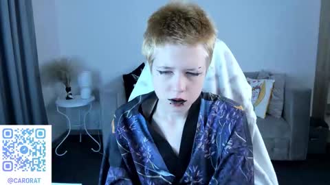 Snapshot of carolinerichter chatting on 09-19-25, 02:02 CarolineRichter online show from 09-19-25, 02:02