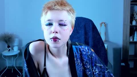 Snapshot of carolinerichter chatting on 09-24-25, 10:29 CarolineRichter online show from 09-24-25, 10:29