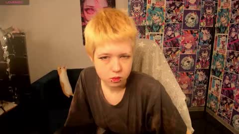 Snapshot of carolinerichter chatting on 10-13-25, 03:17 CarolineRichter online show from 10-13-25, 03:17