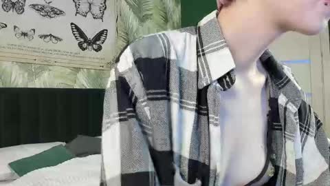 Snapshot of carolinerichter chatting on 11-21-25, 02:10 CarolineRichter online show from 11-21-25, 02:10