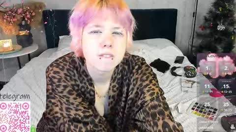 Snapshot of carolinerichter chatting on 01-12-26, 07:02 CarolineRichter online show from 01-12-26, 07:02