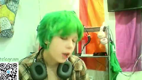 Snapshot of carolinerichter chatting on 02-12-26, 11:33 CarolineRichter online show from 02-12-26, 11:33