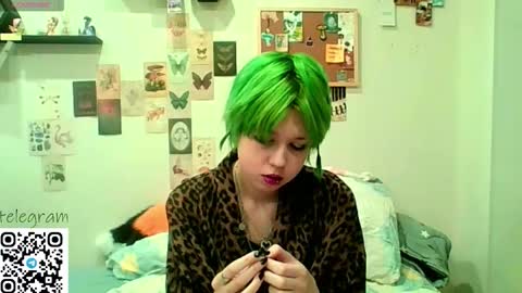 Snapshot of carolinerichter chatting on 02-25-26, 11:58 CarolineRichter online show from 02-25-26, 11:58