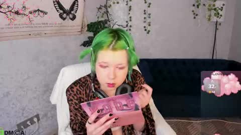 Snapshot of carolinerichter chatting on 03-04-26, 02:50 CarolineRichter online show from 03-04-26, 02:50