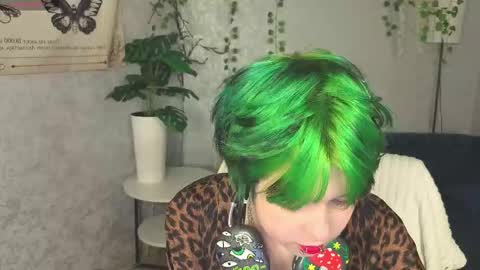 Snapshot of carolinerichter chatting on 03-05-26, 02:40 CarolineRichter online show from 03-05-26, 02:40