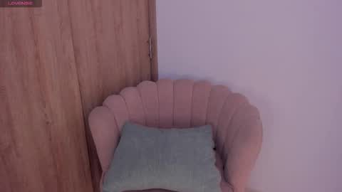 Snapshot of carolinna_ chatting on 11-06-25, 12:50 carolinna_ online show from 11-06-25, 12:50