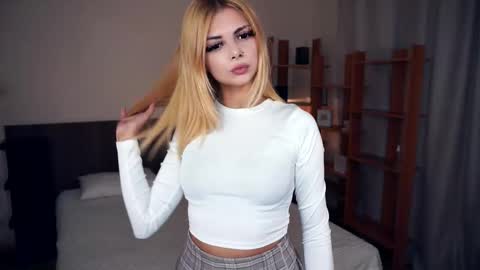 Snapshot of carolynnfernandez chatting on 09-08-25, 07:57 Hello everyone Im Monica Its my first day Were going to have fun together online show from 09-08-25, 07:57