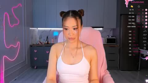 Snapshot of carpe_diemmm chatting on 11-10-25, 02:21 Yummi online show from 11-10-25, 02:21