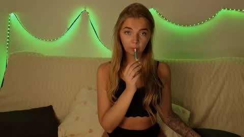 carriebradshawww online show from 10-02-25, 01:40