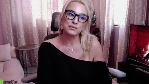 Snapshot of carrielovex chatting on 02-03-26, 07:13 Carrie online show from 02-03-26, 07:13