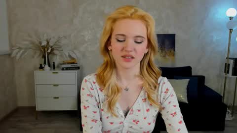 Snapshot of carryparkere chatting on 03-08-26, 02:04 Carry online show from 03-08-26, 02:04