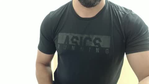 Snapshot of cashmastermuscle77 chatting on 12-05-25, 10:57 cashmastermuscle77 online show from 12-05-25, 10:57