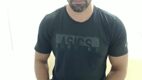 Snapshot of cashmastermuscle77 chatting on 02-10-26, 10:19 cashmastermuscle77 online show from 02-10-26, 10:19