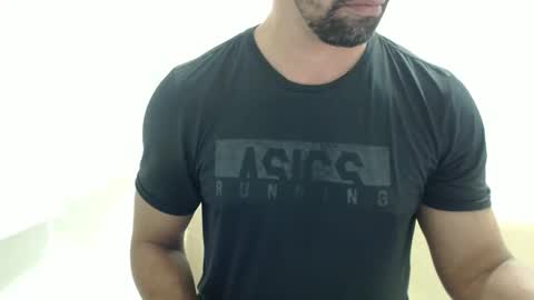 Snapshot of cashmastermuscle77 chatting on 02-19-26, 10:39 cashmastermuscle77 online show from 02-19-26, 10:39