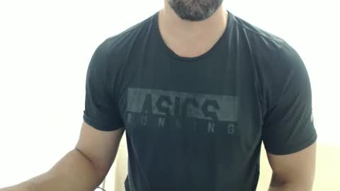 Snapshot of cashmastermuscle77 chatting on 02-20-26, 10:38 cashmastermuscle77 online show from 02-20-26, 10:38