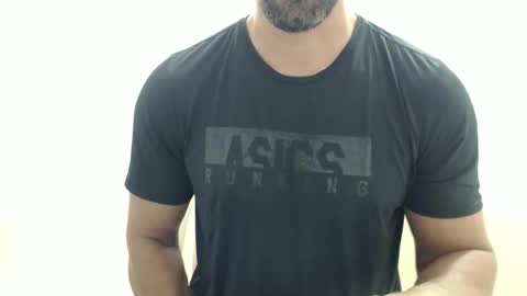 Snapshot of cashmastermuscle77 chatting on 03-06-26, 10:23 cashmastermuscle77 online show from 03-06-26, 10:23