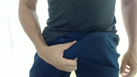 Snapshot of cashmastermuscle77 chatting on 03-11-26, 10:32 cashmastermuscle77 online show from 03-11-26, 10:32